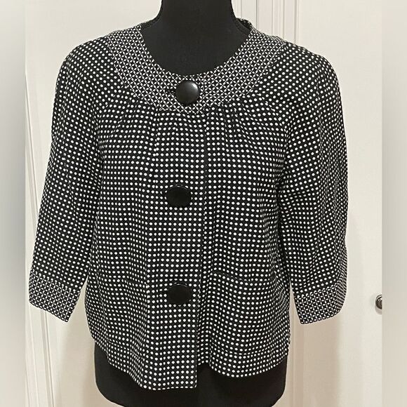 Black and White Jacket - Picture 1 of 5